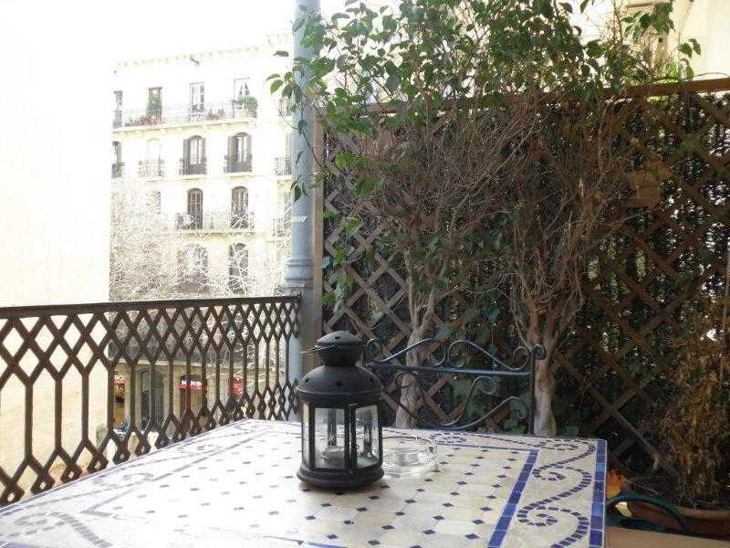 Casa Consell Gran Via, 2* Barcelone